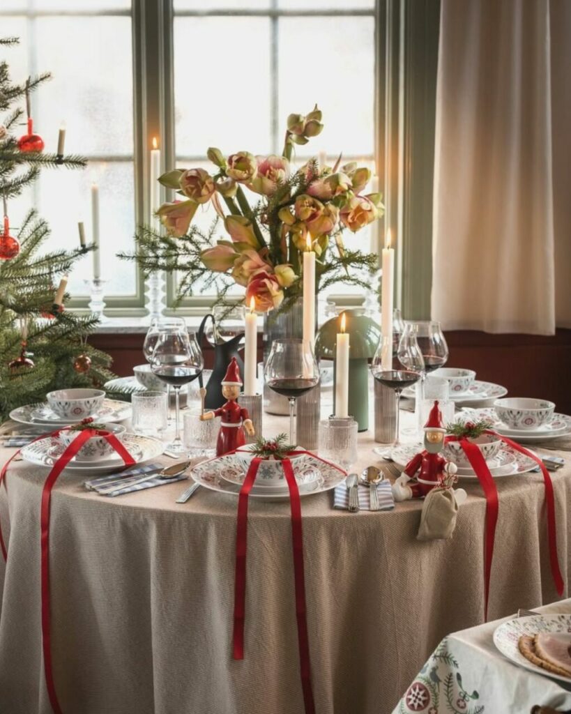 Allestire la tavola di Natale: 5 idee per accogliere gli ospiti con impeccabile e calda eleganza