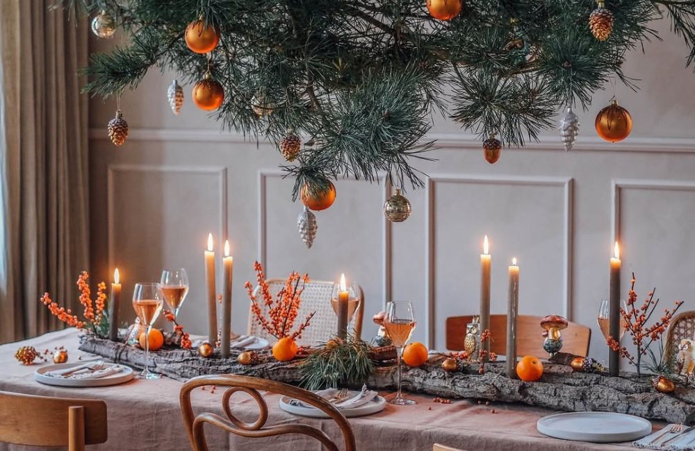 Per allestire la tavola di Natale, Laura Muthesius e Nora Eisermann hanno puntato sui colori e gli elementi naturali